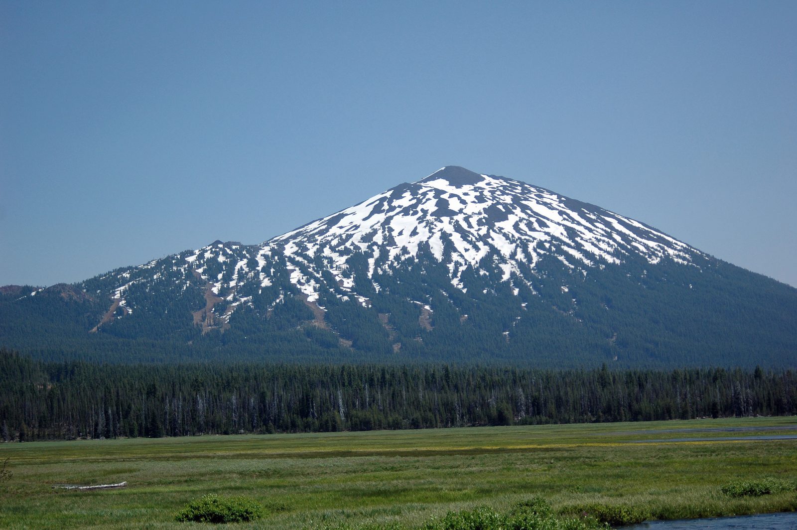 Mount Bachelor, a dormant stratovolcano in central Oregon, seen from across Sparks Lake