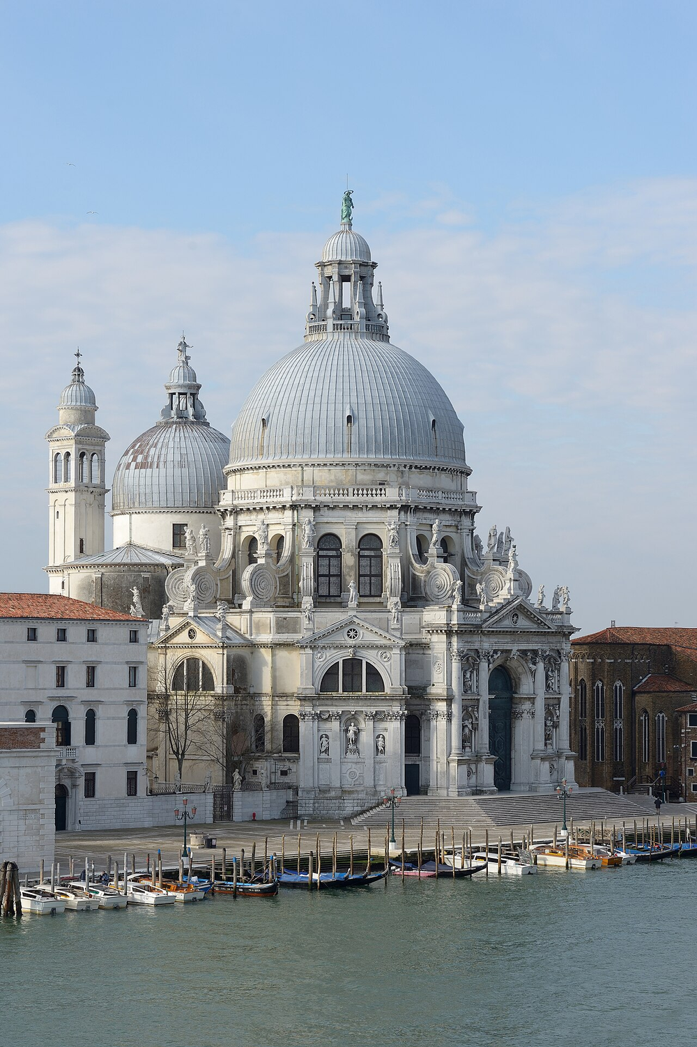 Wikipedia's Santa Maria della Salute article showing a photo of the domed Baroque basilica standing at the mouth of the Grand Canal